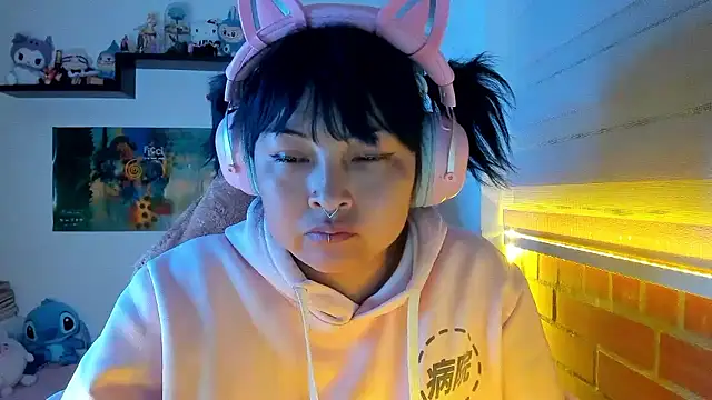 Shaddycute  online show from 02.24.26