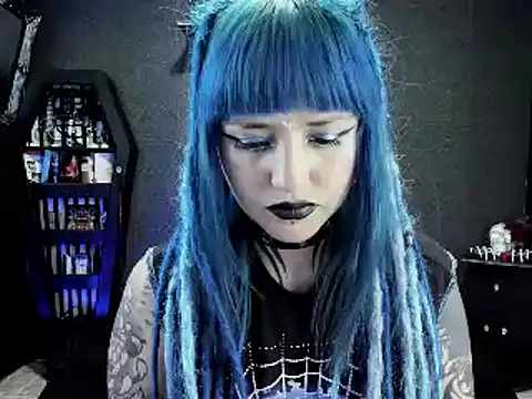 Snapshot of DimmuandDarkness chatting on 12.18.24 DimmuandDarkness online show from 12.18.24