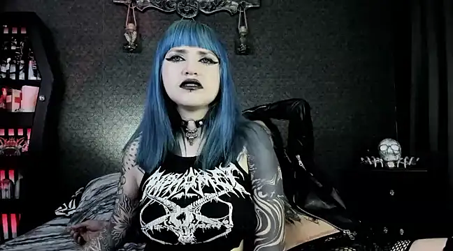 Snapshot of DimmuandDarkness chatting on 01.24.25 DimmuandDarkness online show from 01.24.25