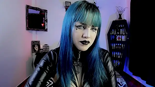 Snapshot of DimmuandDarkness chatting on 10.25.25 DimmuandDarkness online show from 10.25.25