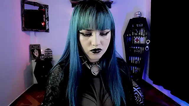 Snapshot of DimmuandDarkness chatting on 11.11.25 DimmuandDarkness online show from 11.11.25