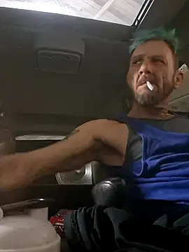 Snapshot of gettinit2wice chatting on 09.13.25 gettinit2wice online show from 09.13.25