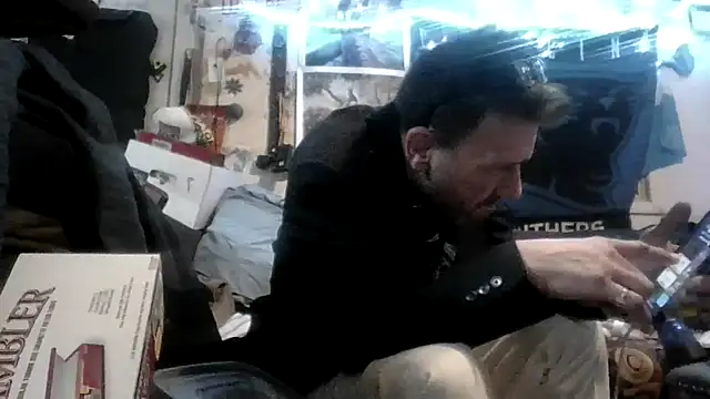 Snapshot of gettinit2wice chatting on 11.29.25 gettinit2wice online show from 11.29.25