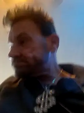 Snapshot of gettinit2wice chatting on 12.04.25 gettinit2wice online show from 12.04.25