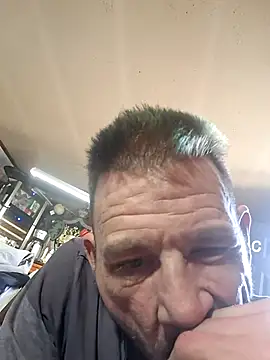 Snapshot of gettinit2wice chatting on 01.31.26 gettinit2wice online show from 01.31.26