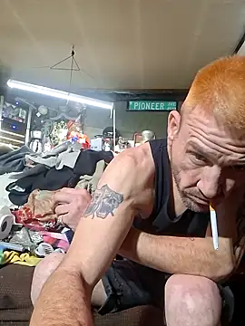 Snapshot of gettinit2wice chatting on 02.01.26 gettinit2wice online show from 02.01.26