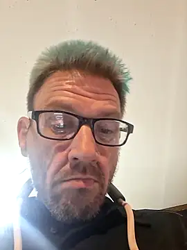 Snapshot of gettinit2wice chatting on 03.19.26 gettinit2wice online show from 03.19.26