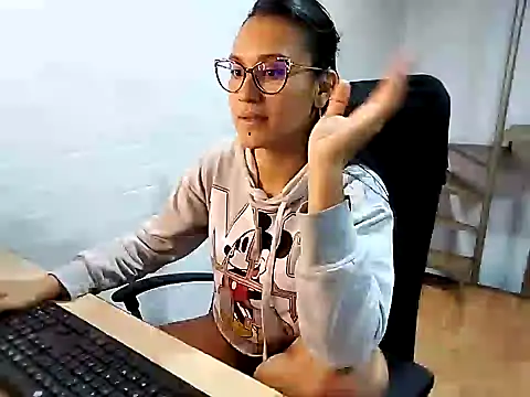 Jessie Desire online show from 02.08.25