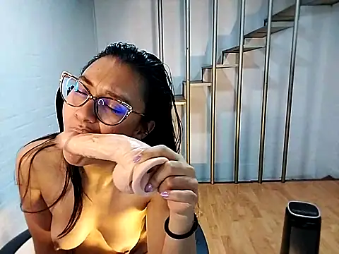 Jessie Desire online show from 02.21.25