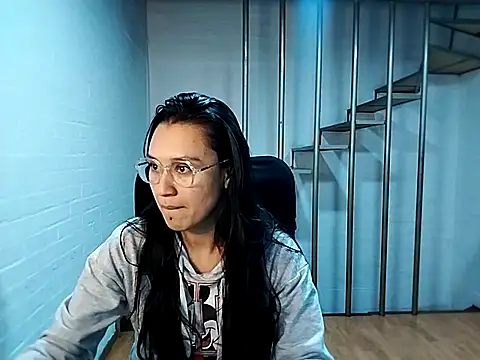 Jessie Desire online show from 03.05.25