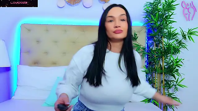 DaliyaArabian online show from 11.24.25