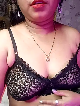 Snapshot of ella_mariya chatting on 12.06.24 ella mariya online show from 12.06.24