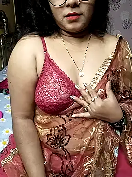 Snapshot of ella_mariya chatting on 12.10.24 ella mariya online show from 12.10.24