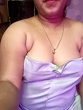 Snapshot of ella_mariya chatting on 12.26.24 ella mariya online show from 12.26.24