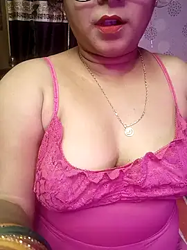 Snapshot of ella_mariya chatting on 12.27.24 ella mariya online show from 12.27.24