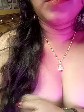 Snapshot of ella_mariya chatting on 01.01.25 ella mariya online show from 01.01.25