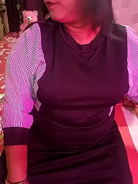 Snapshot of ella_mariya chatting on 01.24.25 ella mariya online show from 01.24.25