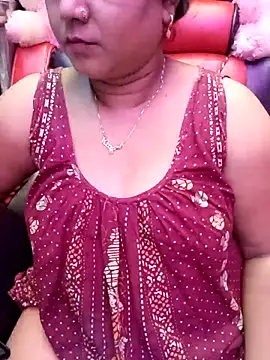 Snapshot of ella_mariya chatting on 09.10.25 ella mariya online show from 09.10.25