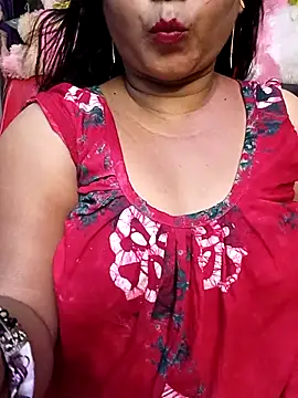 Snapshot of ella_mariya chatting on 09.18.25 ella mariya online show from 09.18.25