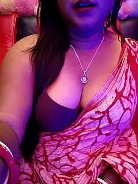 Snapshot of ella_mariya chatting on 10.11.25 ella mariya online show from 10.11.25