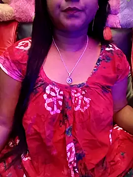 Snapshot of ella_mariya chatting on 10.21.25 ella mariya online show from 10.21.25