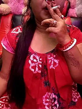 Snapshot of ella_mariya chatting on 10.22.25 ella mariya online show from 10.22.25