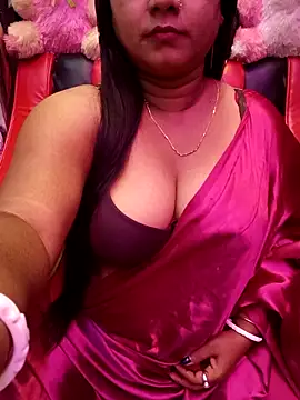 Snapshot of ella_mariya chatting on 11.04.25 ella mariya online show from 11.04.25