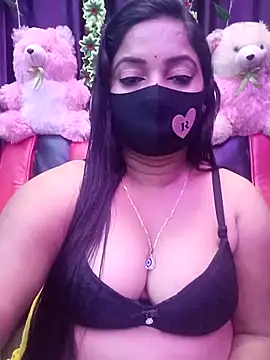 Snapshot of ella_mariya chatting on 11.25.25 ella mariya online show from 11.25.25