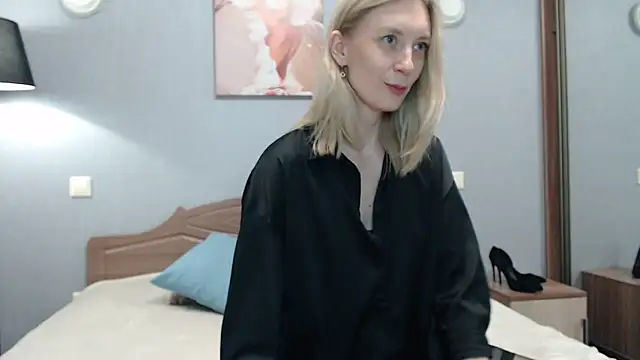 AvelinaLeoni online show from 02.16.26