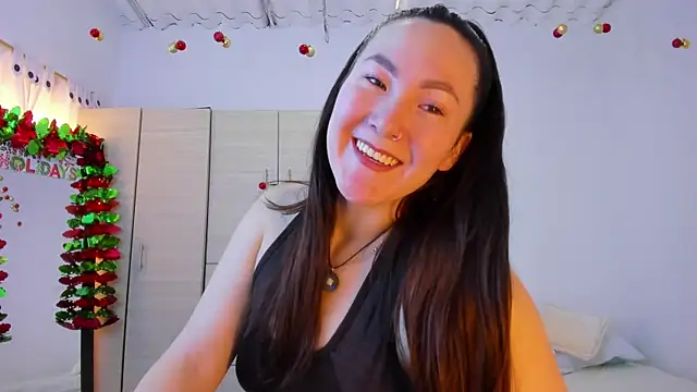 Elle Lee  online show from 12.04.25