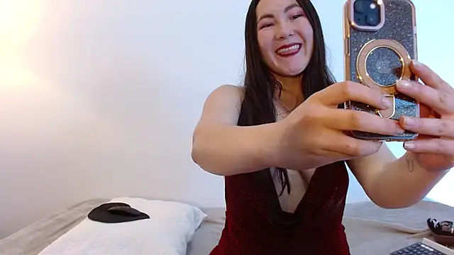 Elle Lee  online show from 07.19.26