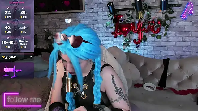 Snapshot of Alex_Howell chatting on 02.13.25 Alex Howell online show from 02.13.25