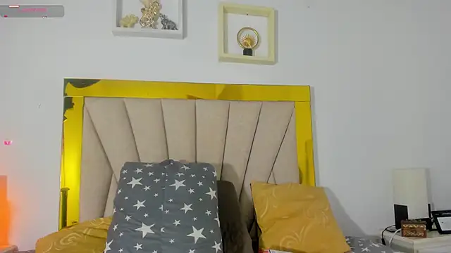 Snapshot of vahiolet_fuentes chatting on 01.04.25 vahiolet fuentes online show from 01.04.25