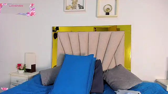 Snapshot of vahiolet_fuentes chatting on 10.17.25 vahiolet fuentes online show from 10.17.25