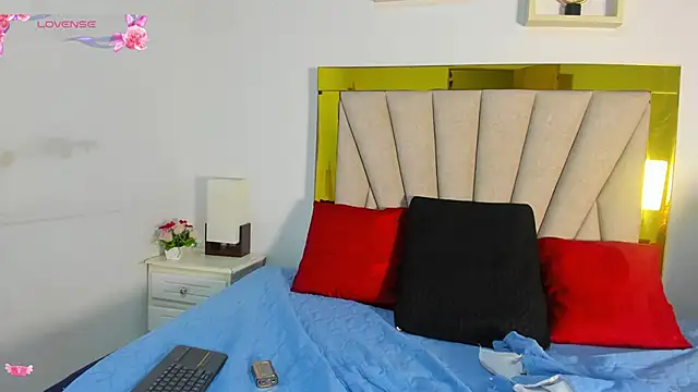 Snapshot of vahiolet_fuentes chatting on 11.13.25 vahiolet fuentes online show from 11.13.25