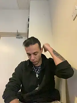 Snapshot of Alexandrupgixx chatting on 01.14.25 Alexandrupgixx online show from 01.14.25