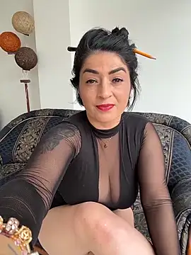 karenlennox1 online show from 02.15.26