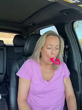 Cherry-red-xo online show from 04.23.26