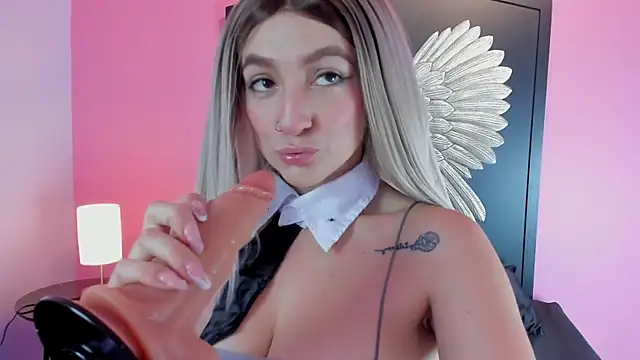 Kate bunny  online show from 12.18.25