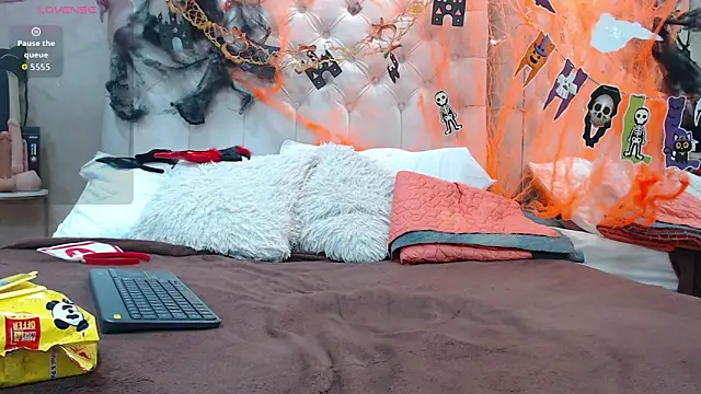 La Crespa x online show from 10.13.25