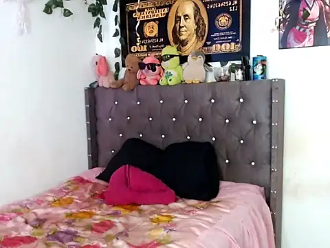 Snapshot of stefanny_hot03 chatting on 10.22.25 stefanny hot03 online show from 10.22.25