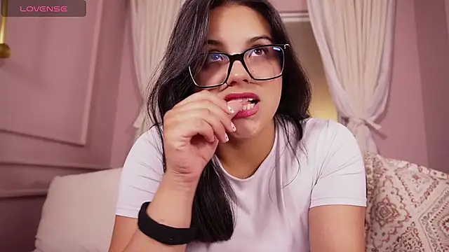 Snapshot of Sophia_wilsonn_ chatting on 02.17.26 Sophia wilsonn online show from 02.17.26