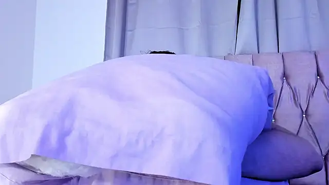 Ashley piinkk  online show from 02.25.25