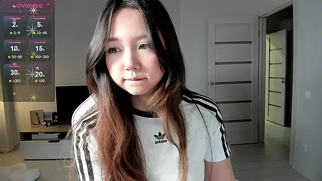 Fluffy Rose online show from 02.19.26