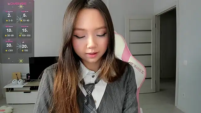 Fluffy Rose online show from 03.15.26