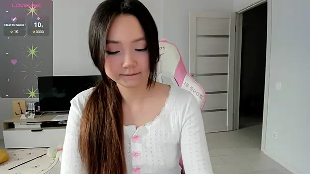 Fluffy Rose online show from 04.11.26