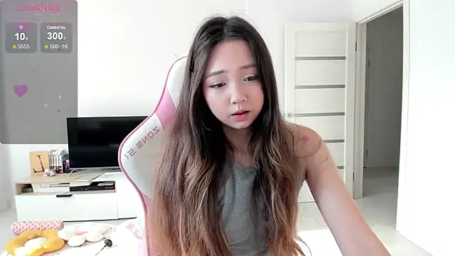 Fluffy Rose online show from 07.12.26