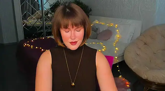 Snapshot of mirrorofsoul chatting on 12.08.24 mirrorofsoul online show from 12.08.24