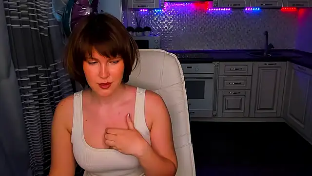 Snapshot of mirrorofsoul chatting on 02.01.25 mirrorofsoul online show from 02.01.25