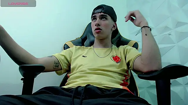 Snapshot of Jake_tripp chatting on 12.22.24 Jake tripp online show from 12.22.24